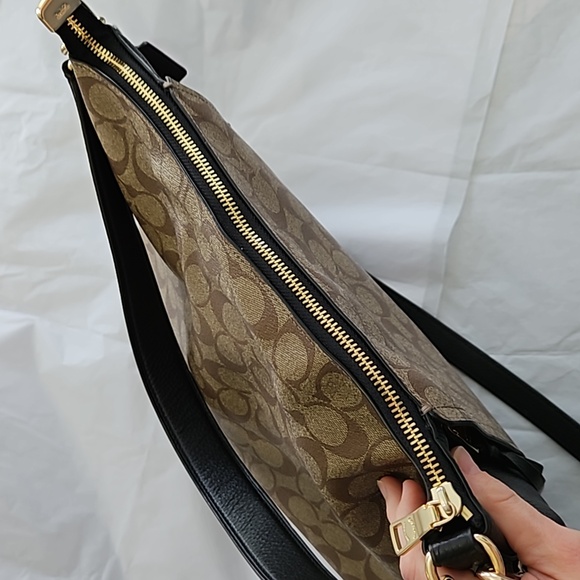 Coach Large Signature/ Black Shoulder Bag NWOT - Picture 8 of 16